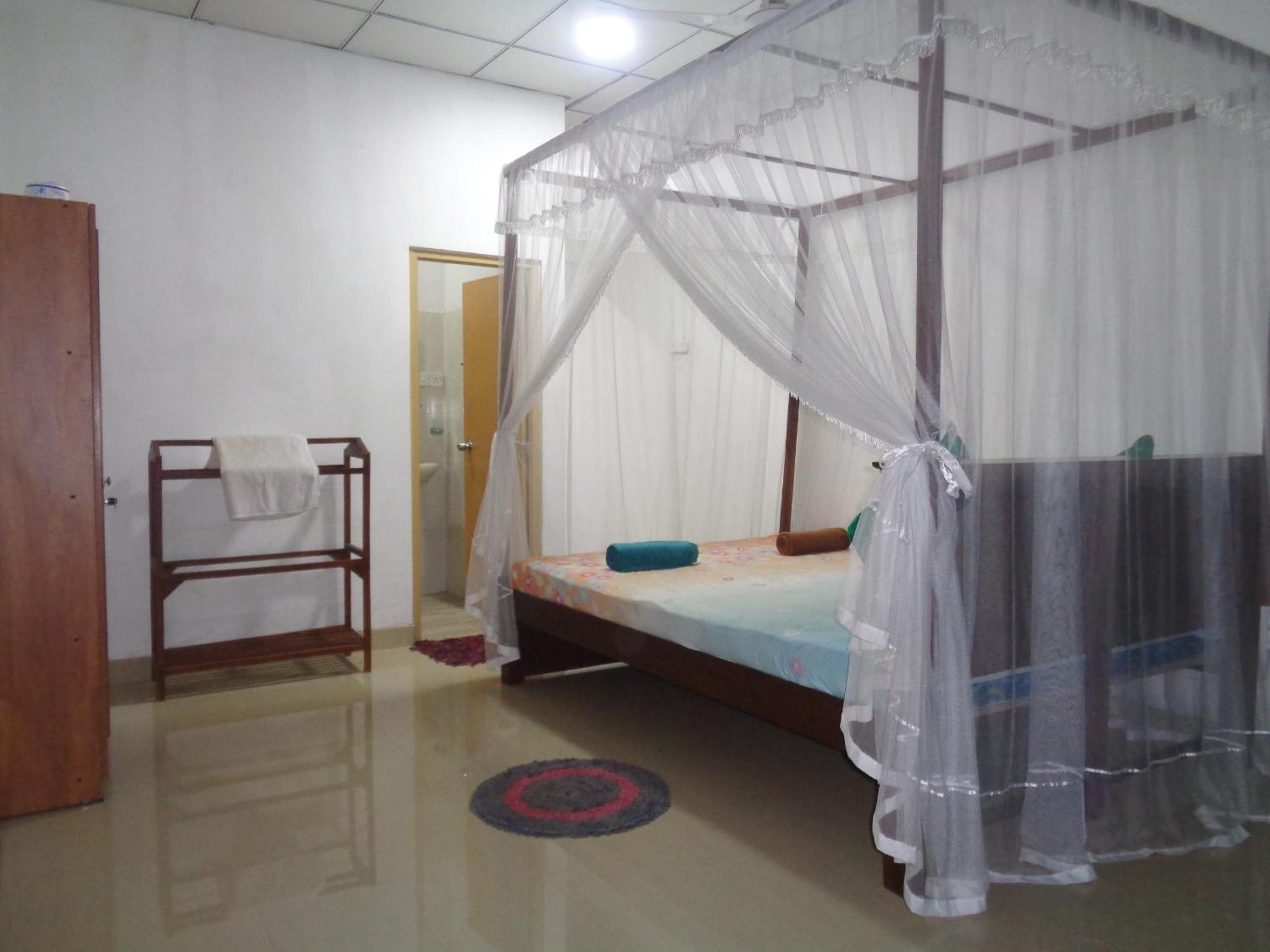 Green Valley Home Stay Талпе Экстерьер фото
