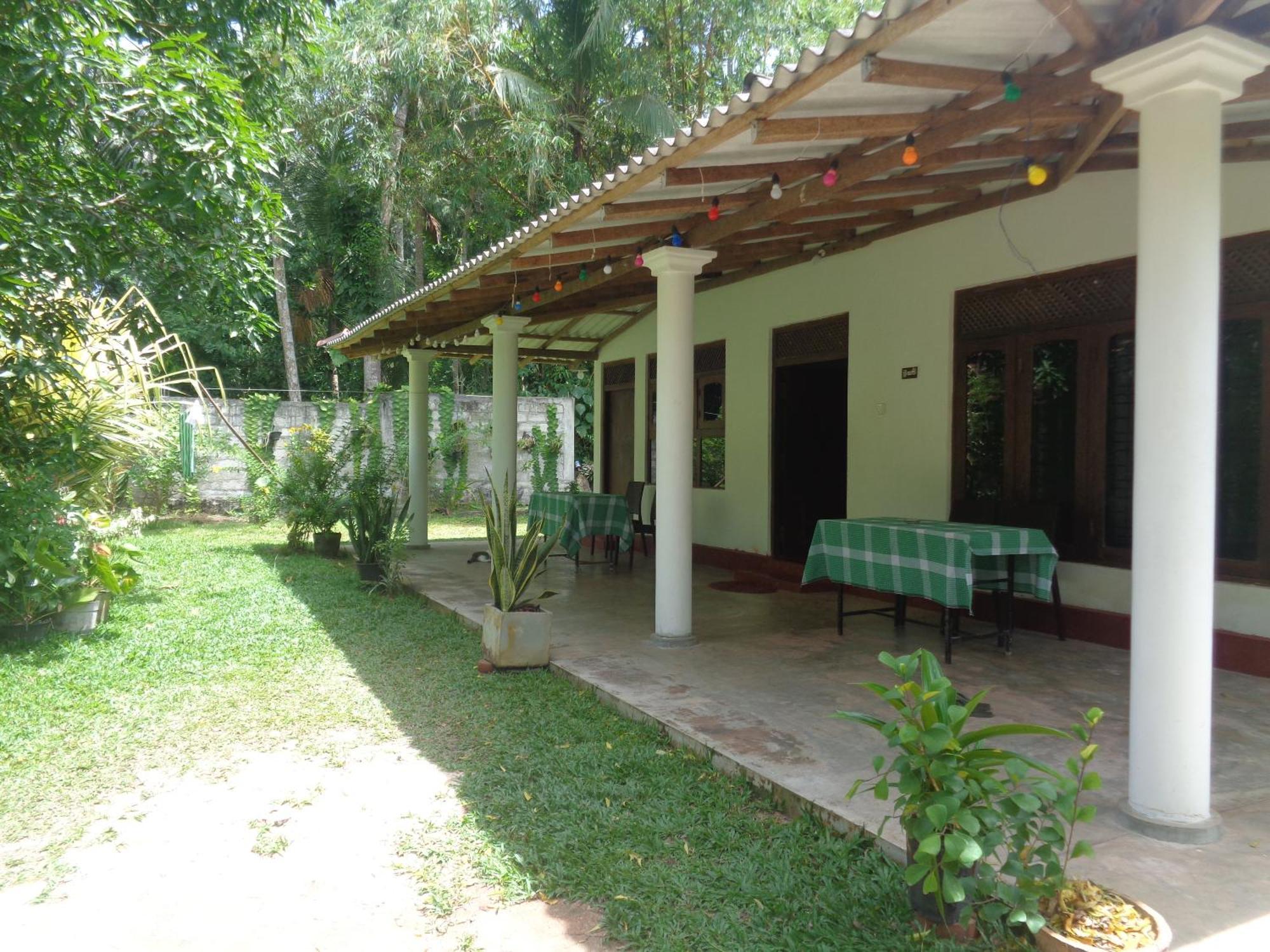 Green Valley Home Stay Талпе Экстерьер фото