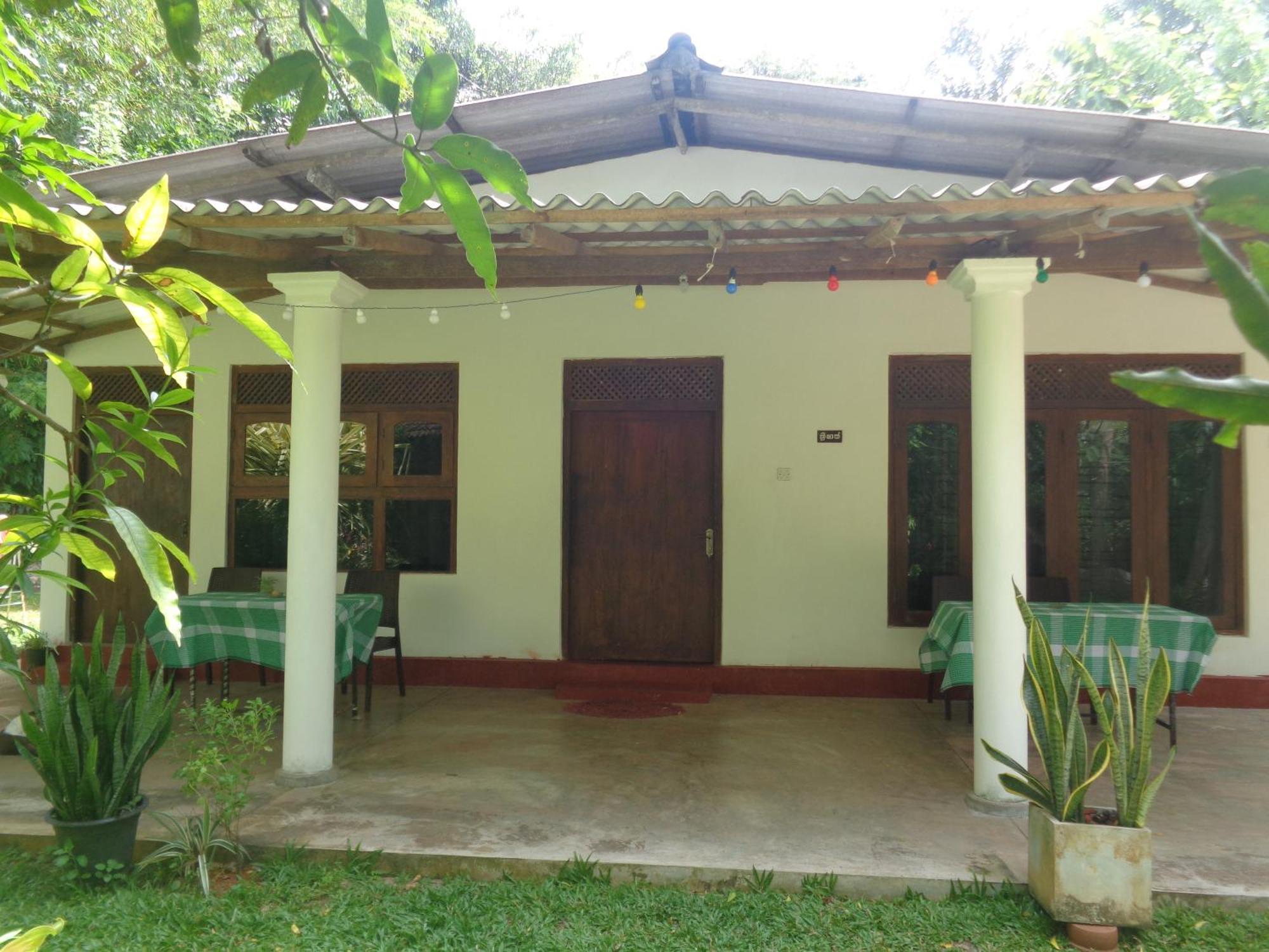 Green Valley Home Stay Талпе Экстерьер фото