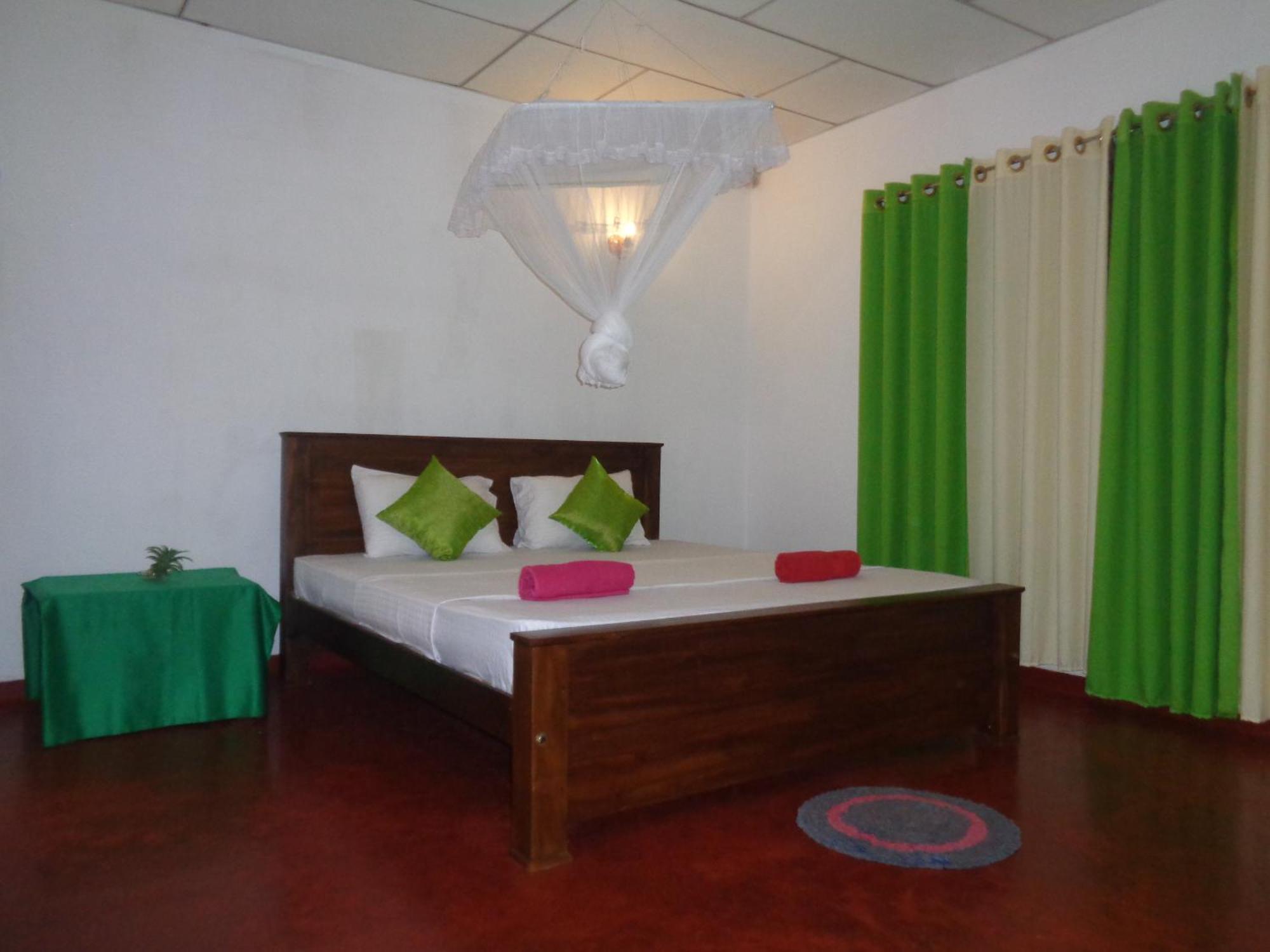 Green Valley Home Stay Талпе Экстерьер фото
